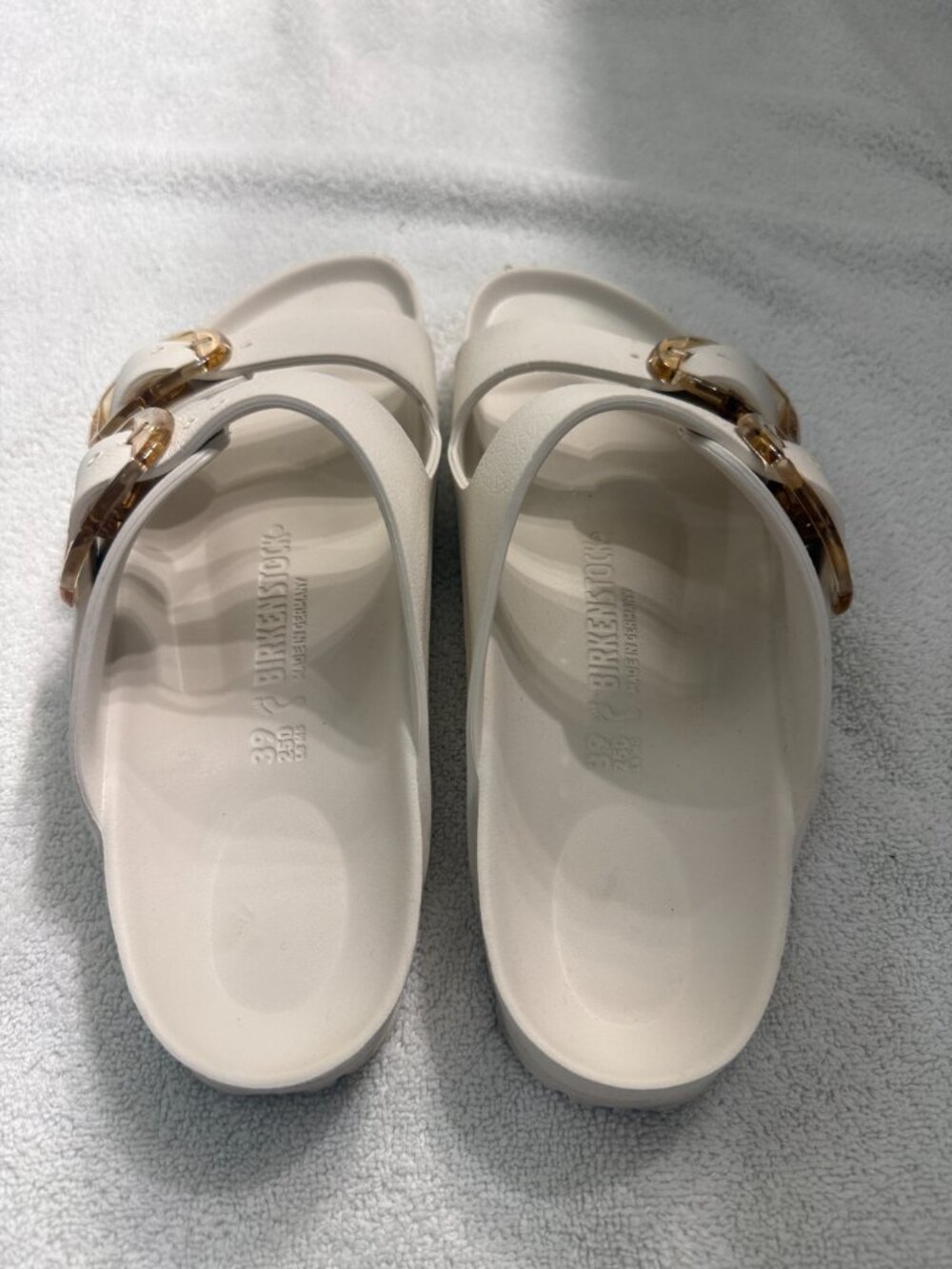 white Birkenstock Arizona EVA Big Buckle sandals size 39 - Picture 4 of 4
